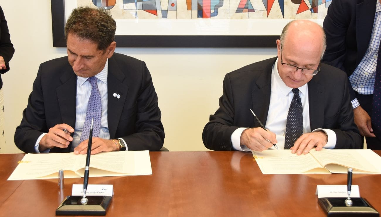 IDB and IRENA signing contracts - RA-ESG